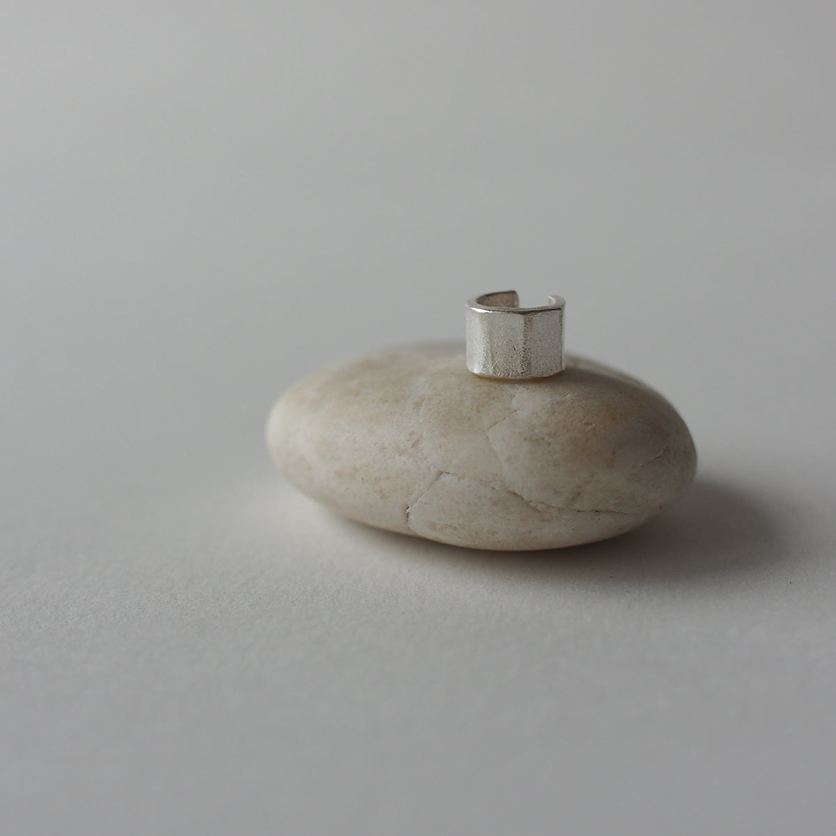 SHINY LAKE (L2) Handmade Silver Ear Cuff